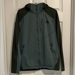 The North Face Men's Two-Tone Green Performance Jacket